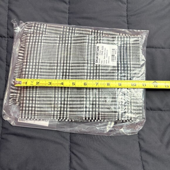 Lands' End "CashTouch" Winter Scarf in "Black Glen Check" - NWT - Picture 7 of 11